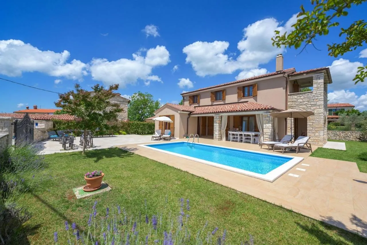 Villa Neo Tinjan 0*,  Croatia